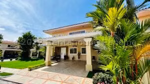 Venta de Casa Amplia y Elegante de 400m² en PH Villa Alta, Brisas del Golf 26-3120SR