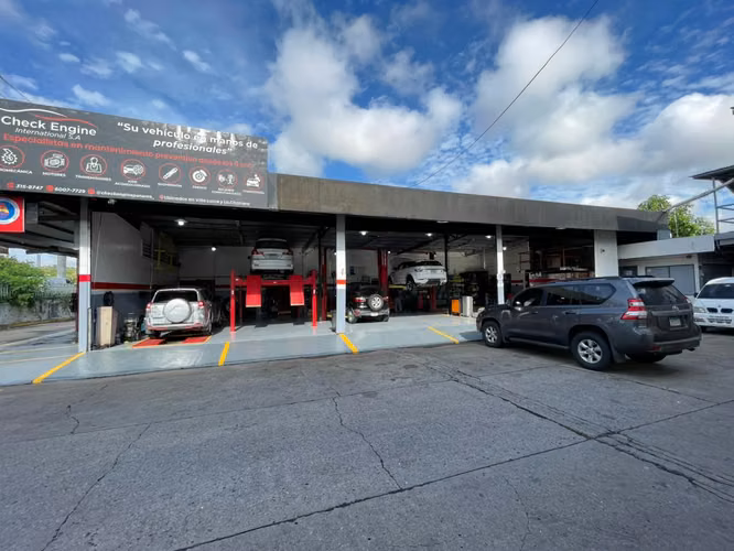 VENDO NEGOCIO DE TALLER OPERATIVO DE MECANICA Y CHAPISTERÍA CON EXCELENTE UBICACIÓN