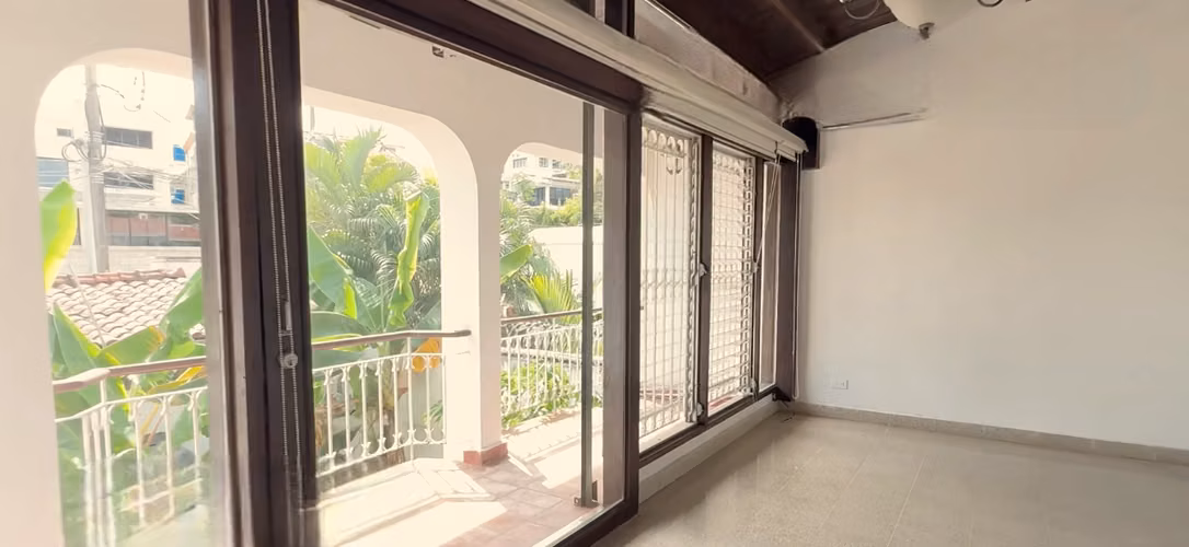 Venta de Casa en La Alameda, 348m2 de terreno y 450m2 de construcción - Imagen 1