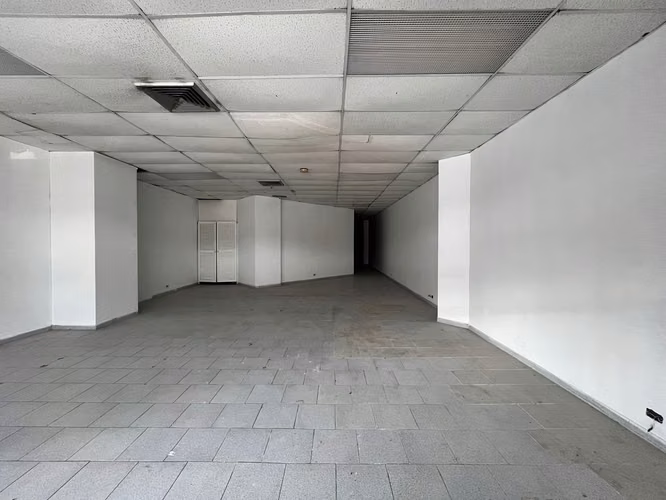 Alquiler local comercial en El Dorado - Local planta baja frente a la calle - Imagen 2