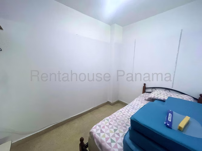 Vendo Apartamento Espacioso en PH Gina, Obarrio 26-2515GG