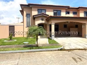 Casa en Venta en Versalles 24jack5222