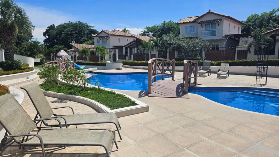 Venta de Apartamento de Playa Amoblado en Fontanella del Mar – San Carlos