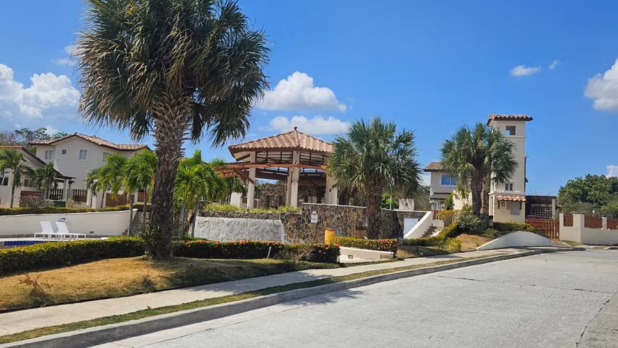 Venta de Apartamento de Playa Amoblado en Fontanella del Mar – San Carlos