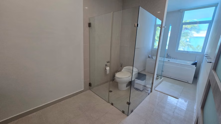 CASA EN COSTA SUR AMOBLADA - 392M2 - 4 HABITACIONES - *