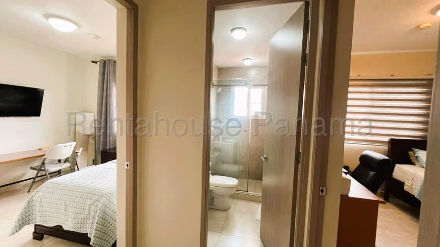 Se Vende Casa en Versalles VLU26-6247