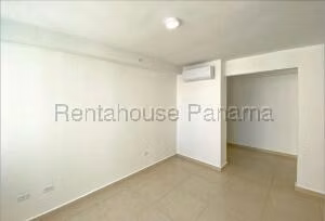 Venta de Apartamento con 210m2 en Costa del Este PH Lumiere 26-944SR