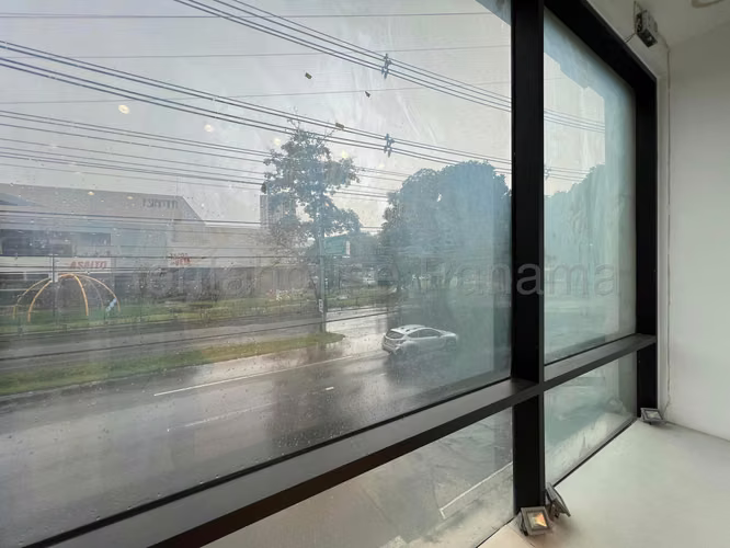 Venta de Local Comercial en Brisas del Golf Premier Plaza Mts2: 92.43 PD