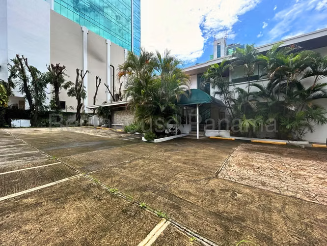 Commercial Property for Sale in Obarrio JG