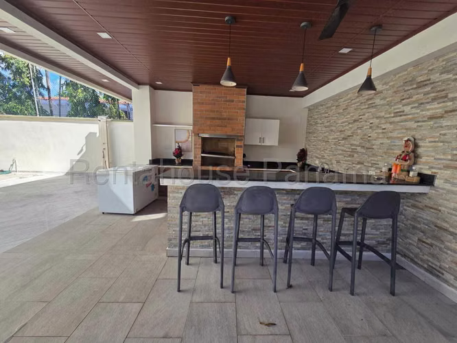 Alquiler de casa en Altos del Golf    AK