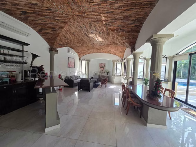 Alquiler de casa en Altos del Golf    AK