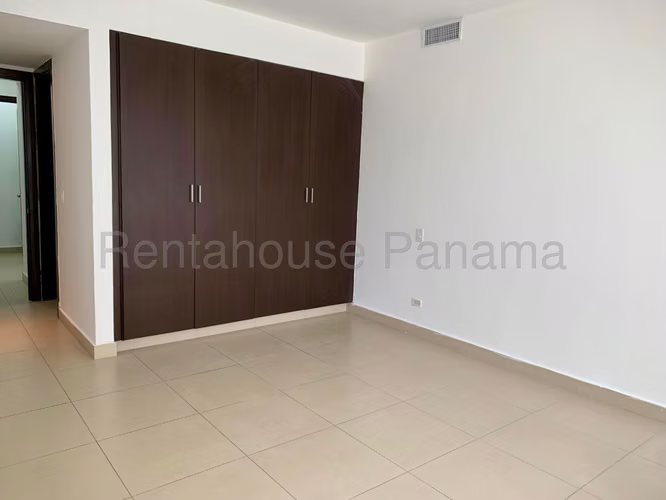 Alquiler de apartamento de 209.94m² con vista al mar en Punta Pacifica 26JSS6337