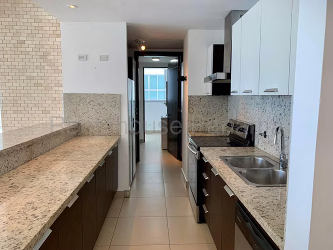 Alquiler de apartamento de 209.94m² con vista al mar en Punta Pacifica 26JSS6337
