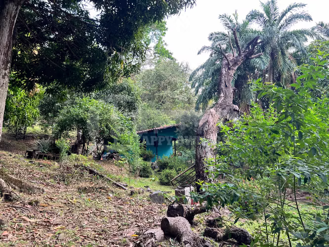 Venta de terreno con casa frente al Río Pacora, Vía hacia San Miguel