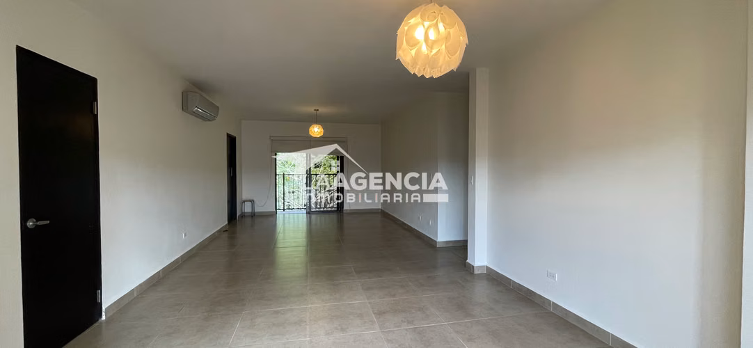 Albrook, Venta de Apartamento en Embassy Village, para inversión