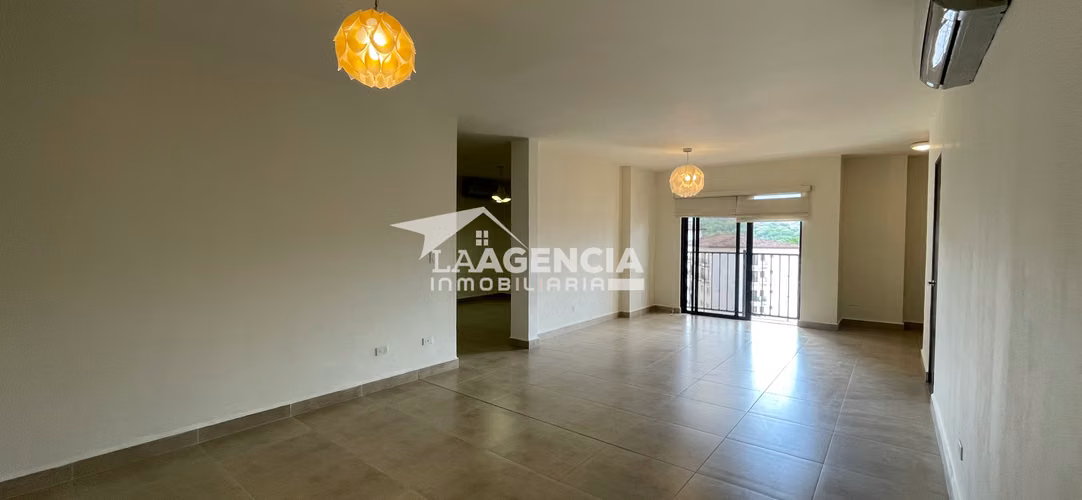 Albrook, Venta de Apartamento en Embassy Village, para inversión