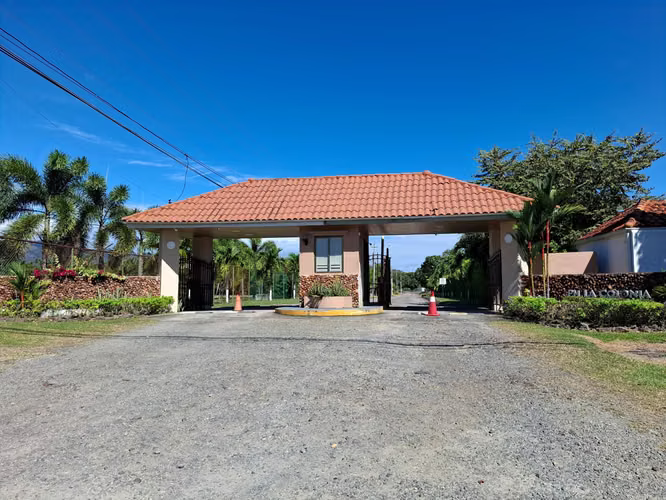 Se alquila en PH La Colonia, Bejuco, Chame: Casa de playa nueva