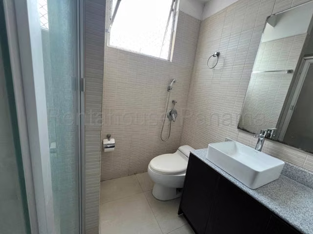 alquilo apartamento amoblado en san francisco OF 26-6423