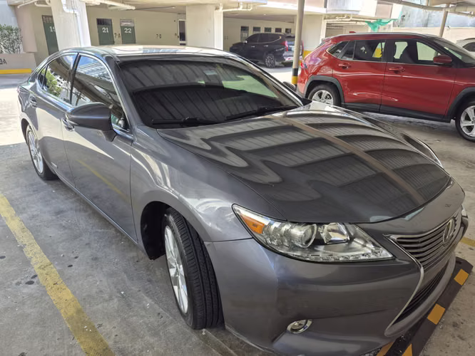 Lexus  ES300h 2014