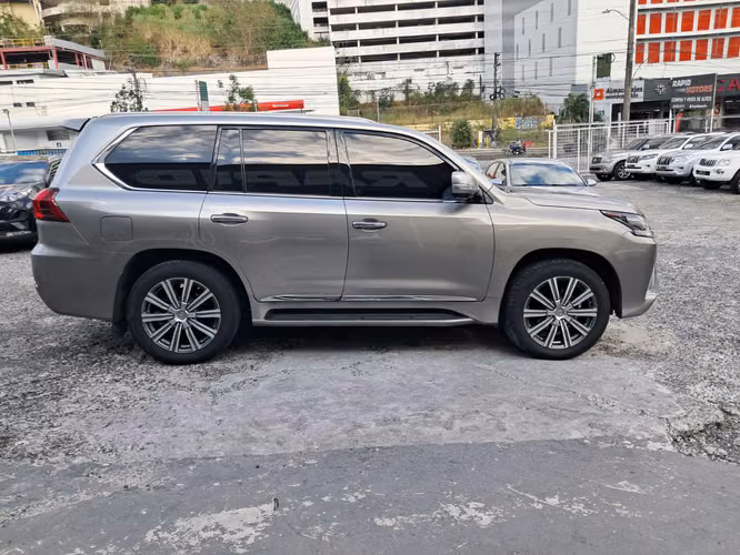 LEXUS LX
