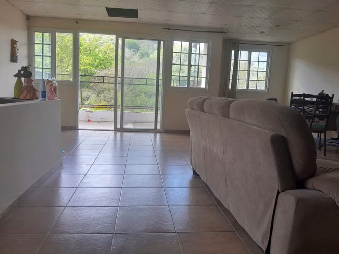 Se Vende  Amplia y Hermosa Casa en Las Cumbre