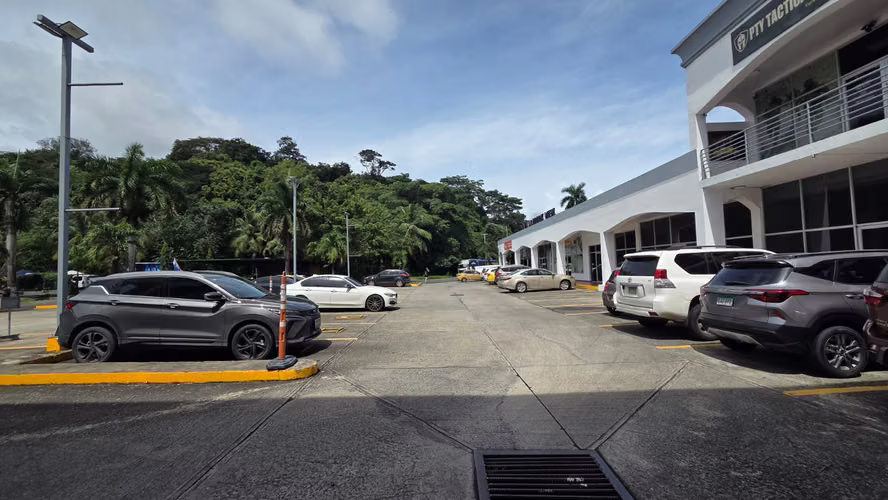 Alquiler de Local Comercial en Plaza Albrook View, 75m2