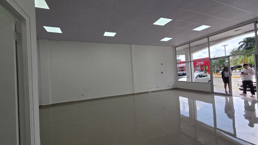 Alquiler de Local Comercial en Plaza Albrook View, 75m2