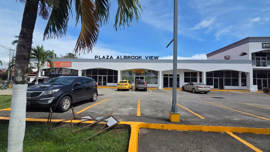 Alquiler de Local Comercial en Plaza Albrook View, 75m2