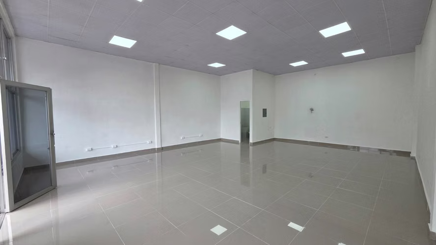 Alquiler de Local Comercial en Plaza Albrook View, 75m2