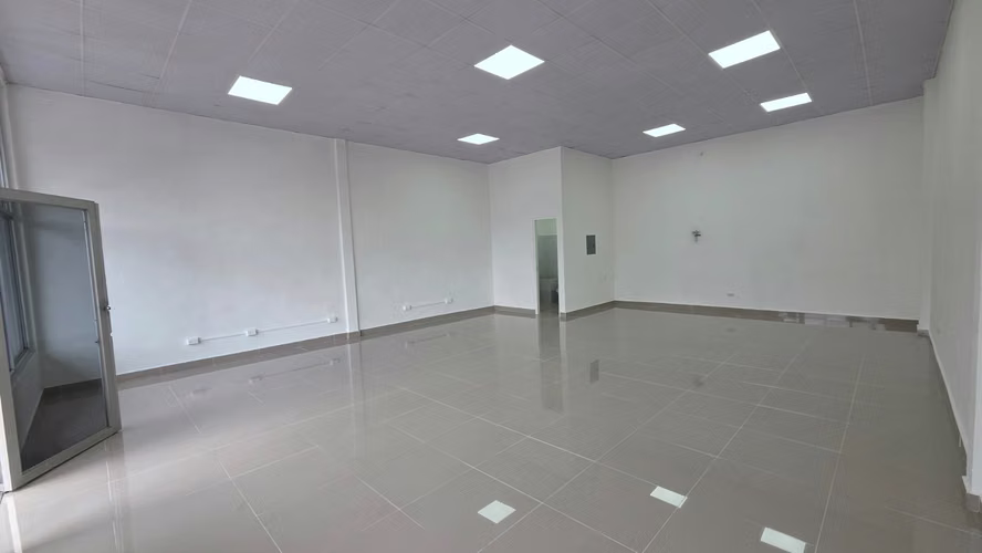 Alquiler de Local Comercial en Plaza Albrook View, 75m2