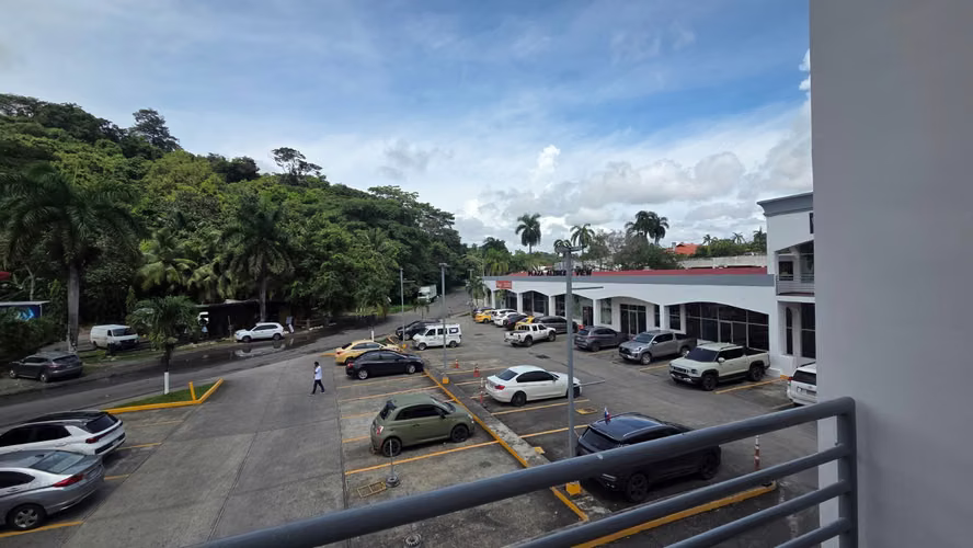 Alquiler de Local Comercial en Plaza Albrook View, 75m2