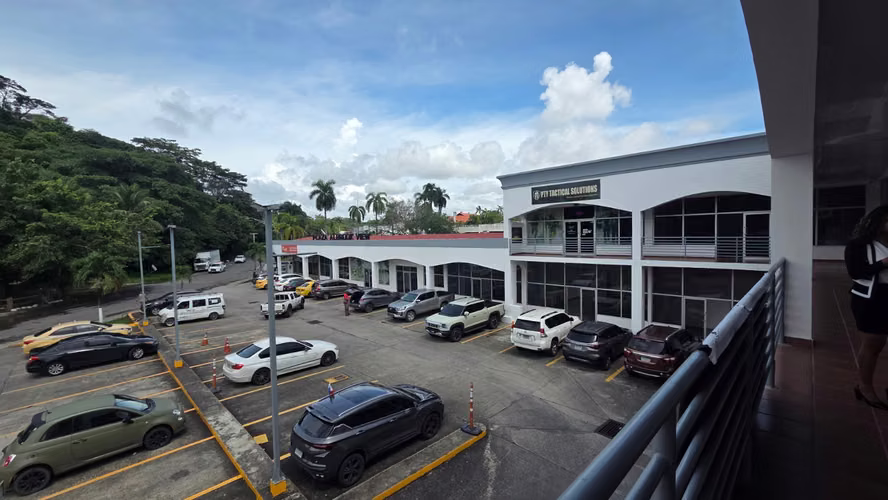 Alquiler de Local Comercial en Plaza Albrook View, 75m2