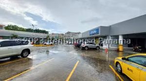 Alquiler de Local Comercial con 113m2 en Costa del Este PH Oficentro del Este 26-6413SR