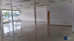 Alquiler de Local Comercial con 113m2 en Costa del Este PH Oficentro del Este 26-6413SR