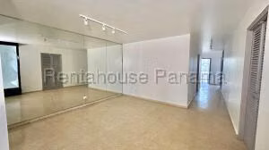 Venta de Apartamento con 168m2 en Marbella PH Girasol 26-6399SR
