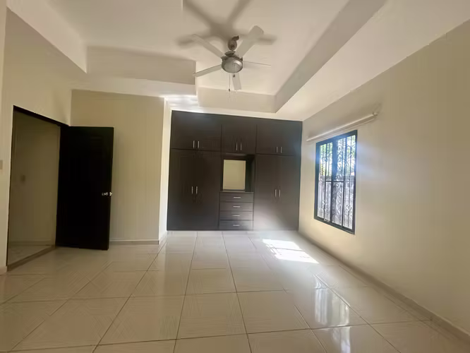 SE ALQUILA CASA AMPLIA Y CERCADA EN RESIDENCIAL EXCLUSIVO DE DAVID - Imagen 10