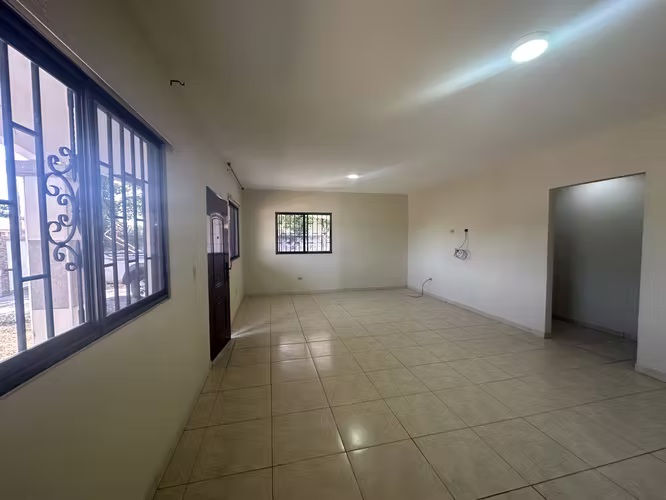 SE ALQUILA CASA AMPLIA Y CERCADA EN RESIDENCIAL EXCLUSIVO DE DAVID - Imagen 3