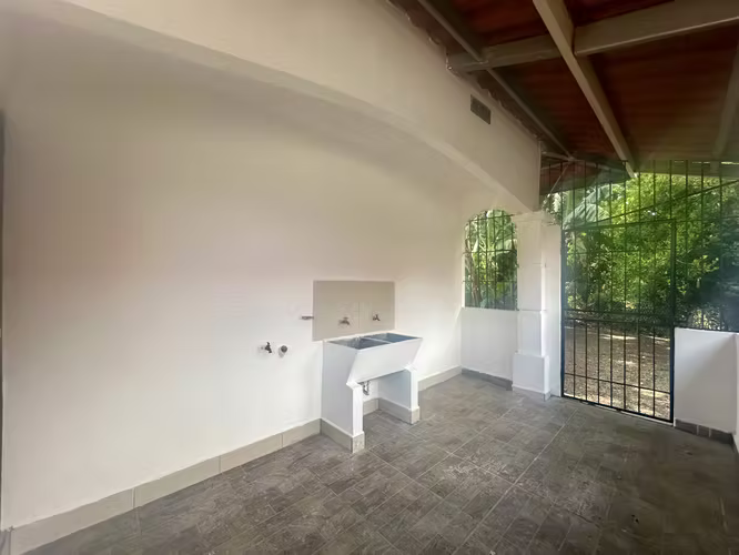 SE ALQUILA CASA AMPLIA Y CERCADA EN RESIDENCIAL EXCLUSIVO DE DAVID - Imagen 17