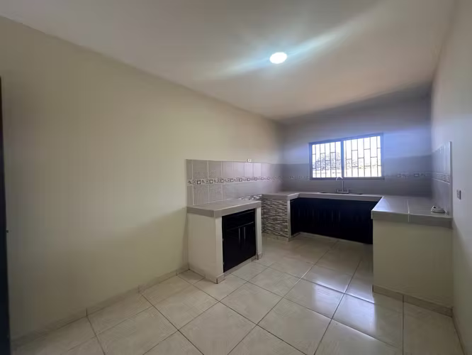 SE ALQUILA CASA AMPLIA Y CERCADA EN RESIDENCIAL EXCLUSIVO DE DAVID - Imagen 6