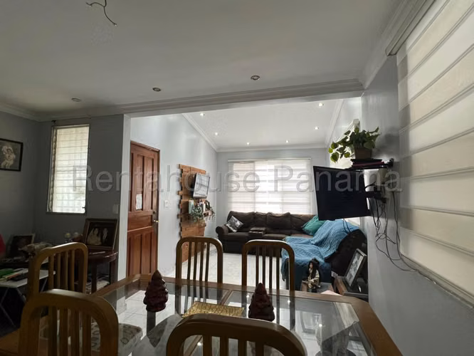 Venta de Casa en Altos de Panama Villas de Vizcaya Mts2: 230 PD