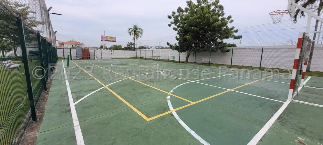 Se Vende Casa en Versalles LA26-3869