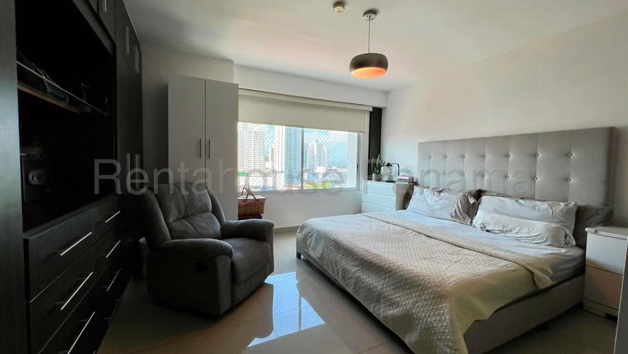Amplio Apartamento en los Angeles Ph Leaf Tower Mts2: 113.53PD