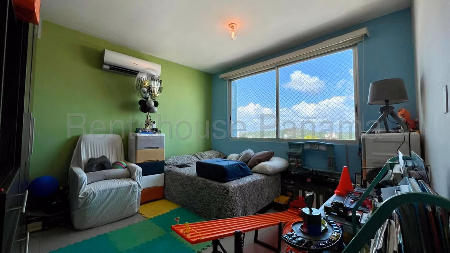 Amplio Apartamento en los Angeles Ph Leaf Tower Mts2: 113.53PD