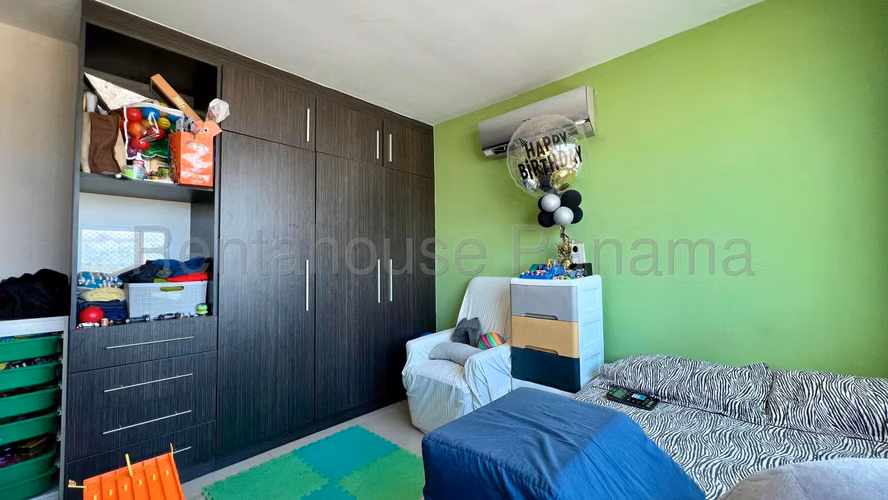 Amplio Apartamento en los Angeles Ph Leaf Tower Mts2: 113.53PD