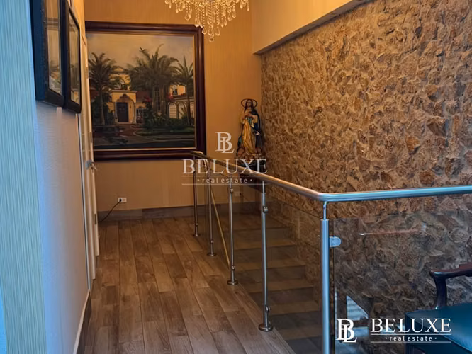 VENTA DE CASA REMODELADA EN ALTOS DEL GOLF (6)