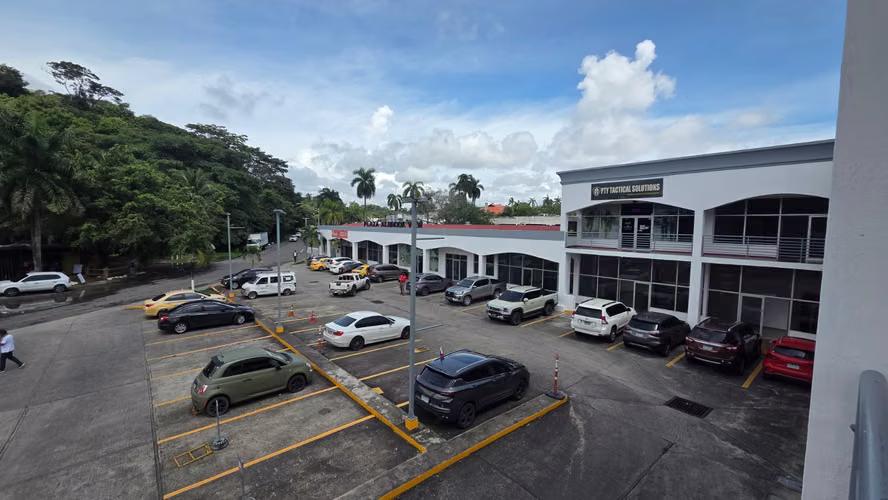 Alquiler de Local Comercial en Plaza Albrook View, 75m2