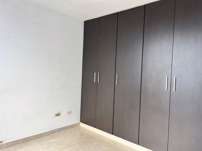Banco vede apartamento en PH VISTA VERDE, en Carrasquilla (d)