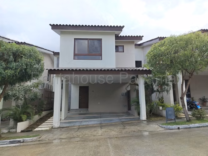 HOUSE FOR RENT IN GARDENIAS BRISAS DEL GOLF HQ