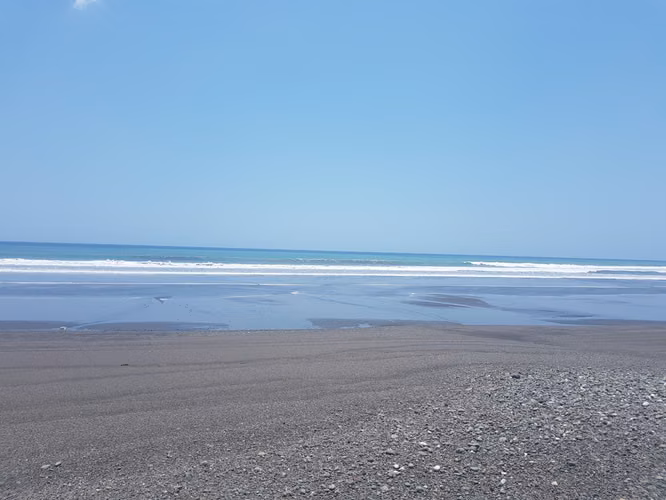 Se vende Terreno FRENTE DE PLAYA y carretera OV