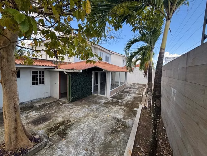 VERSALLES / CASA 260M² / 3 REC / 3.5 BAÑOS / 2 PISOS / PARKING TECHADO